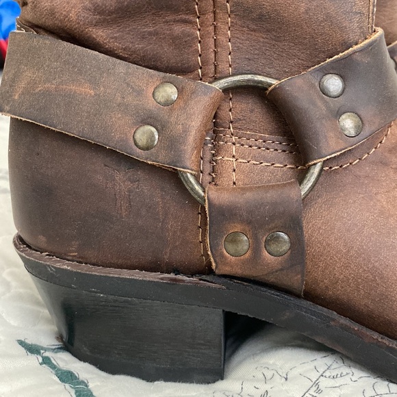 Frye women’s square toed boots size 6.5.  “HARNESS 12R” - Picture 6 of 8